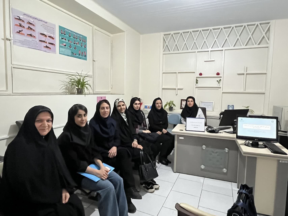 برگزاری جلسه هم‌اندیشی با بیماران مبتلا به دیابت و فشارخون در مرکز خدمات جامع سلامت شماره 31